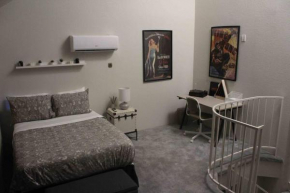 Spacious Condo Near the Strip with Parking